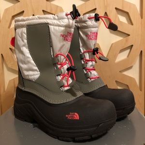 Girls North Face Alpenglow snow boots ❄️ size 5
